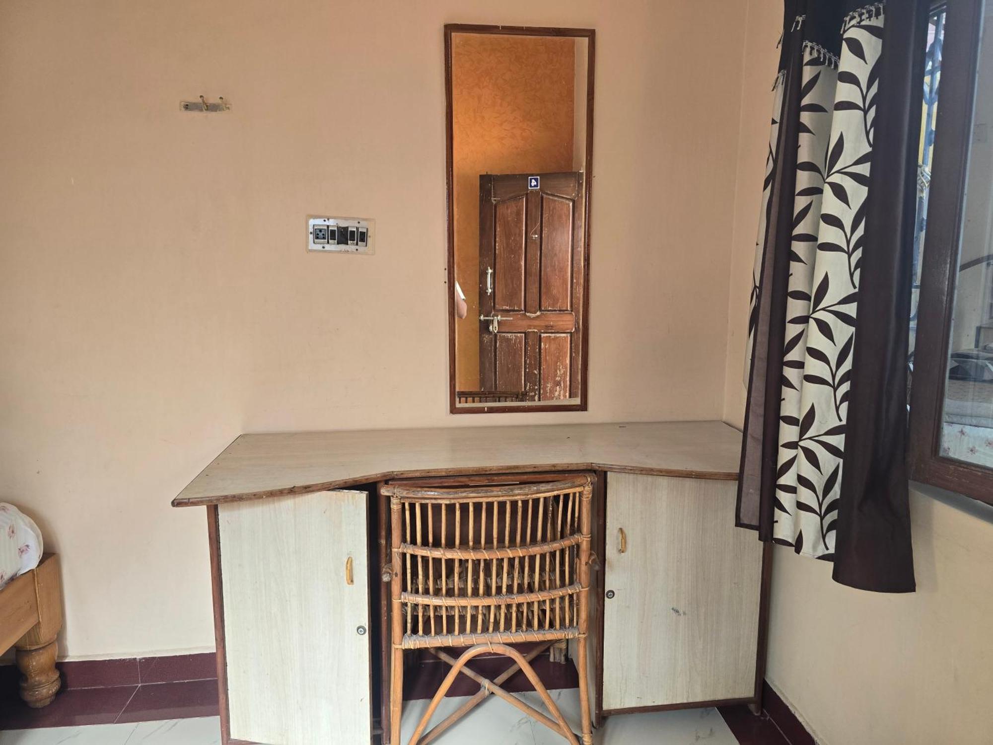 Lakshmi Heritage Tourist Home Hampi Exterior photo