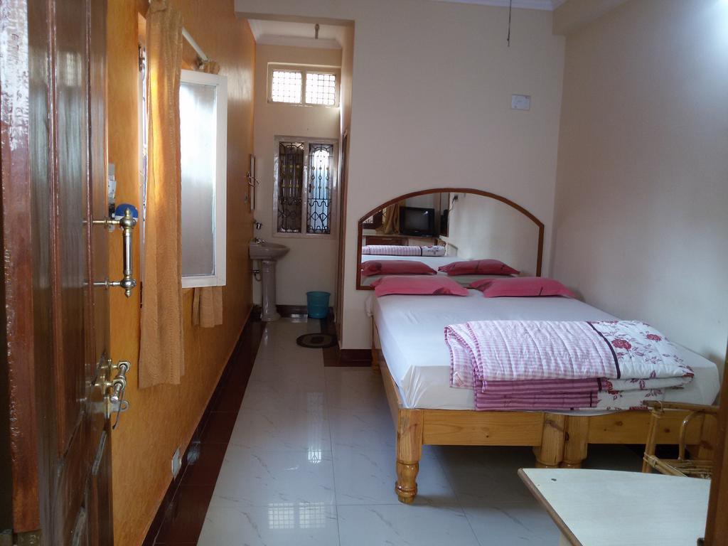 Lakshmi Heritage Tourist Home Hampi Room photo